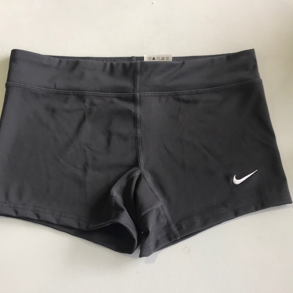 NWT Nike Performance Women's 3.75'' Game Shorts E2